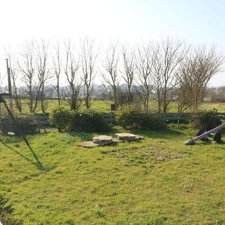 Les Gites Aux Volets Roses Landunvez Eksteriør billede