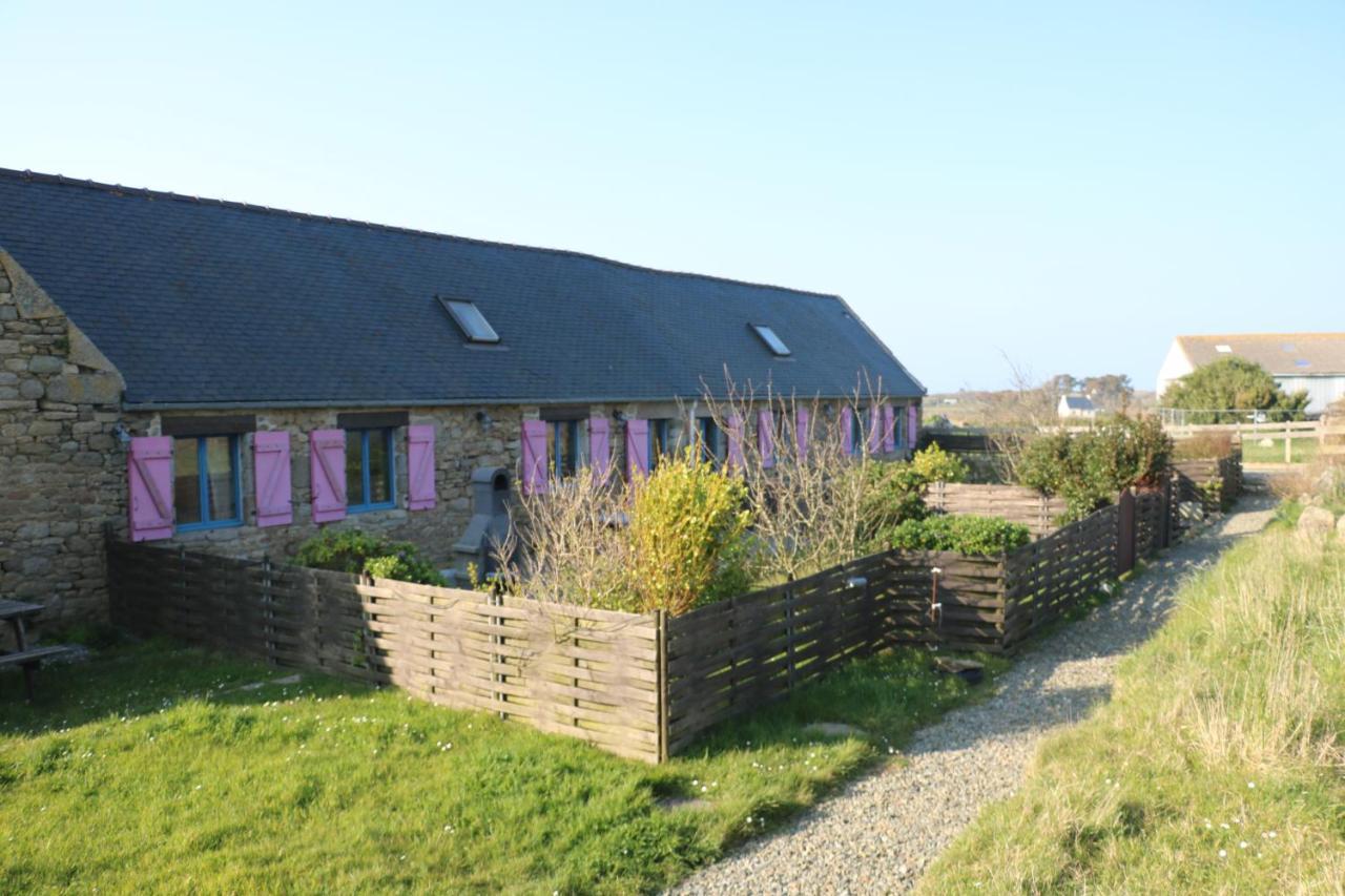 Les Gites Aux Volets Roses Landunvez Eksteriør billede