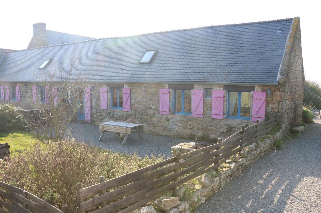Les Gites Aux Volets Roses Landunvez Eksteriør billede